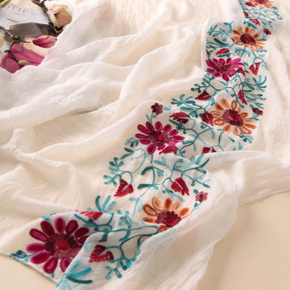 Beautiful soft cotton embroidered scarf - Picture 7 of 13